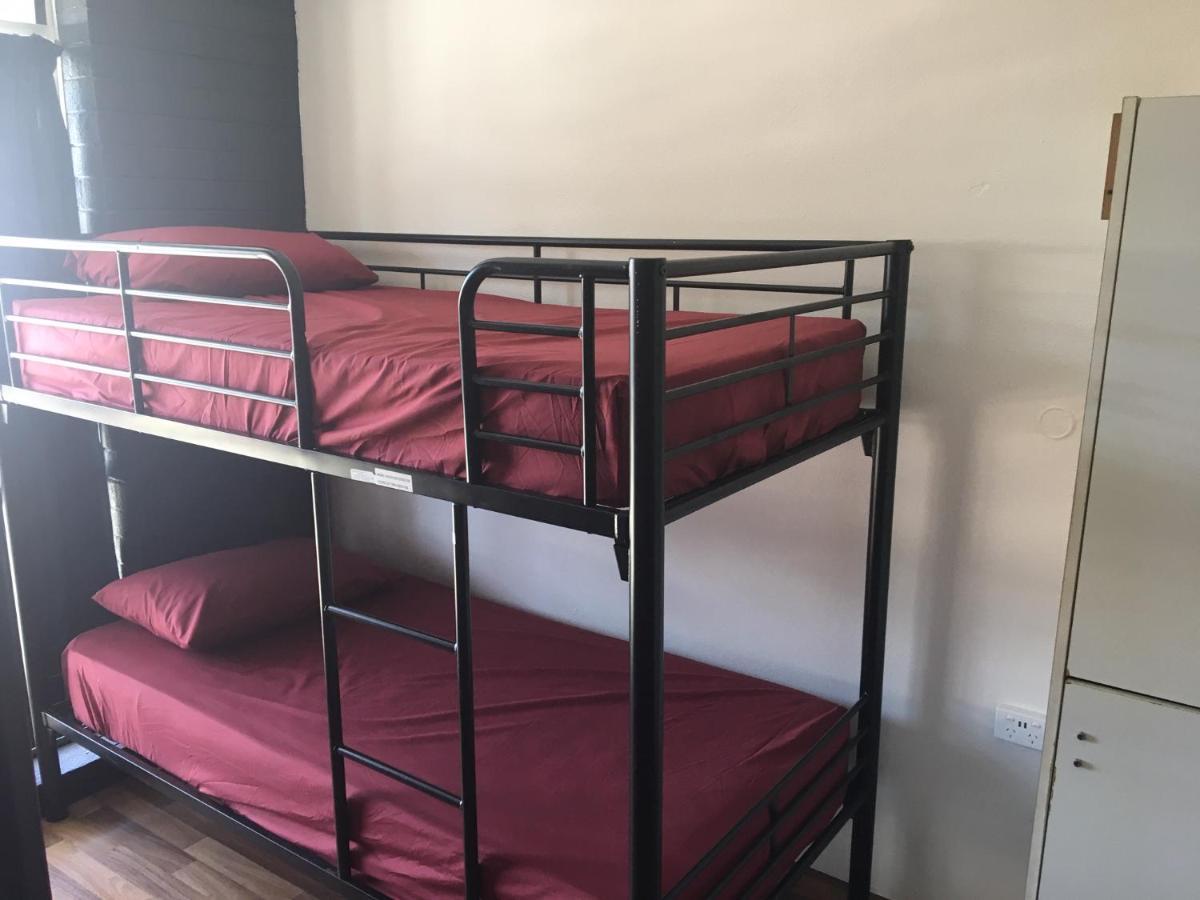 Youth Shack Backpackers Дарвин Экстерьер фото
